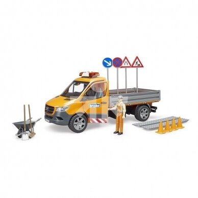 Toy Bruder MB Sprinter Road car with figures 02677 1
